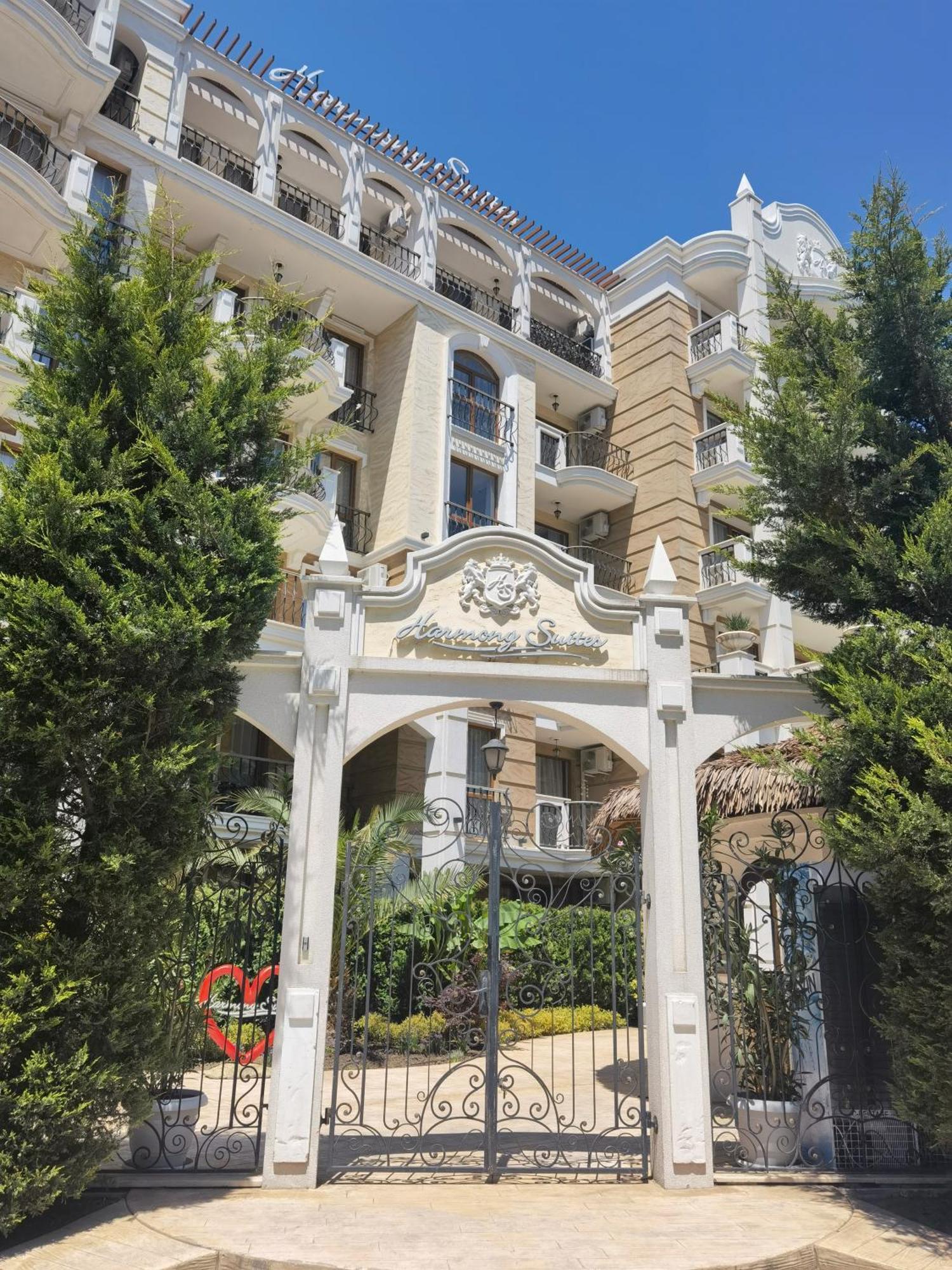 סאני ביץ' Harmony Suitеs Apartment מראה חיצוני תמונה